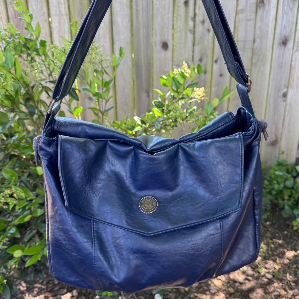 Capezio Vintage Navy Blue Messenger Bag Crossbody Faux Leather Large Flap